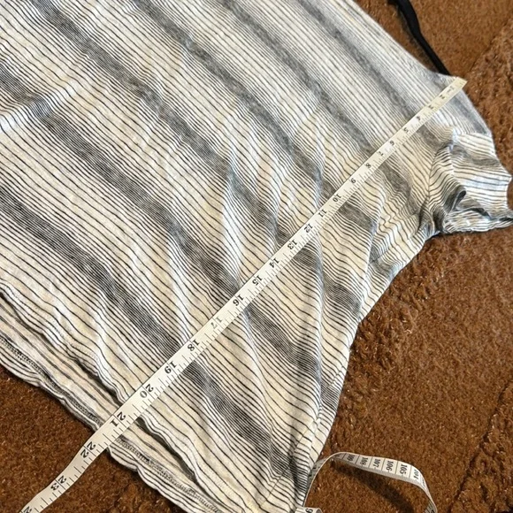 Eileen Fisher black and white Short Sleeve T-Shirt - Picture 7 of 7